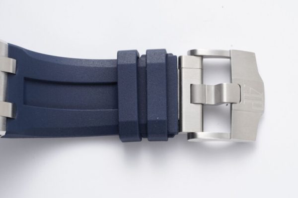Audemars Piguet Royal Oak Offshore Diver</br> 42 mm, Blue </br> Ref. 15720ST.OO.A027CA.01 - Image 4