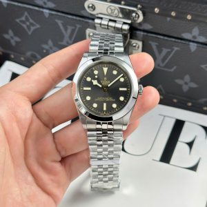 Tudor Black Bay M79660 Replica Watch Men Jubilee Strap KR Factory 39mm