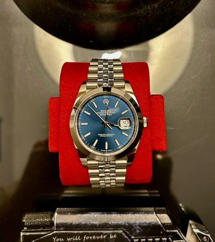 Click to view full screen Rolex Datejust 41mm Blue Dial 126334 Jubilee photo review